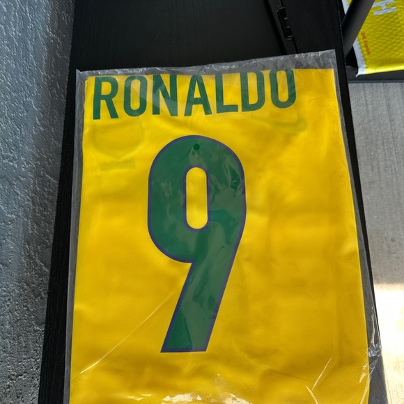 Ronaldo Brazil 1998 Final Jersey Yellow - Picture 6 of 7